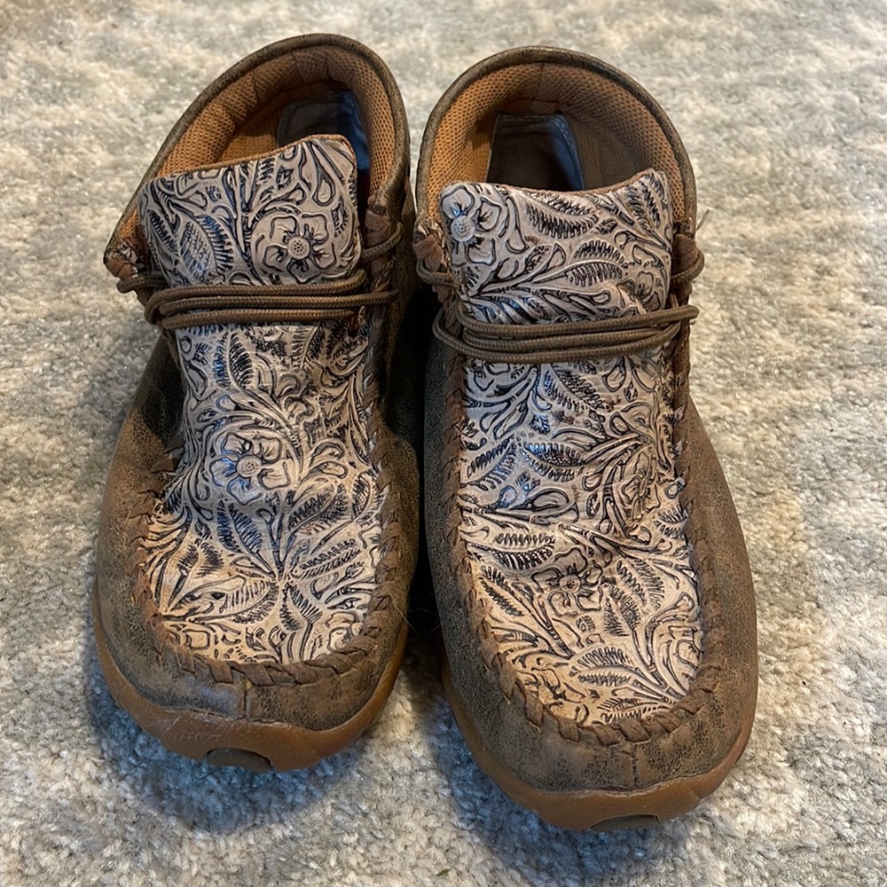 Twisted X Women's Brown and Floral Tooled Driving Moccasin Casual Shoes